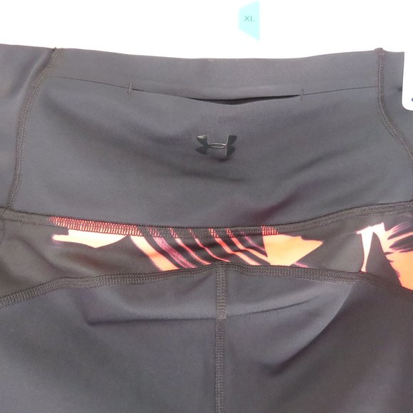 Women's UA Breathelux Stretch Blur Printed Crop 1351720-001 L NWT Black - Picture 5 of 9